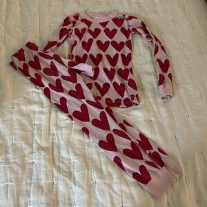 Hanna Andersson heart pajama set 6-7